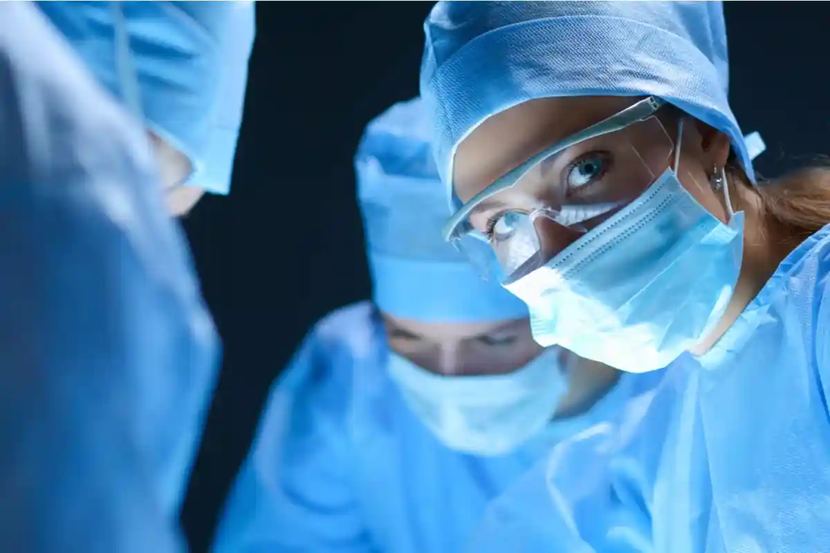 Операция в больнице Фото: sheff /Shutterstock.com