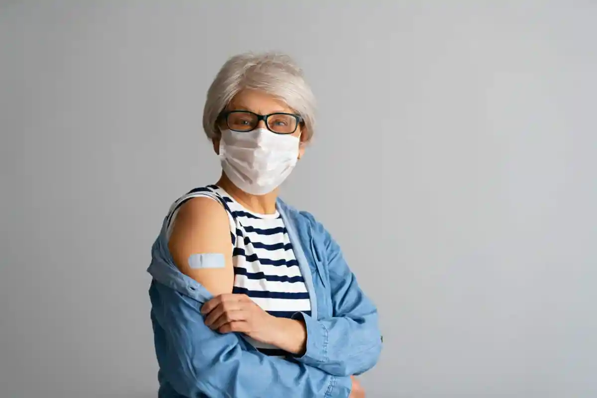 Вакцинация против коронавируса в Европе. Фото: Yuganov Konstantin / shutterstock.com