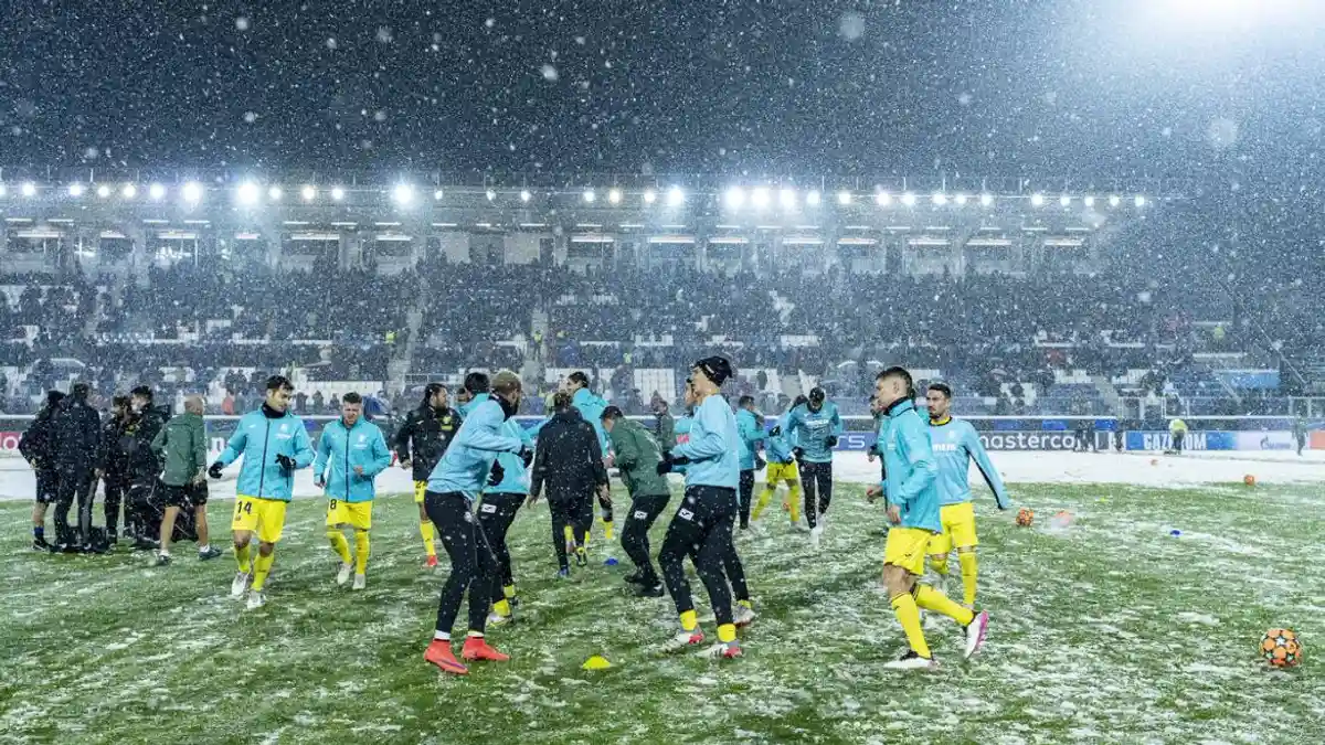 Матч Лиги Чемпионов в Бергамо перенесли из-за снегопада фото 1