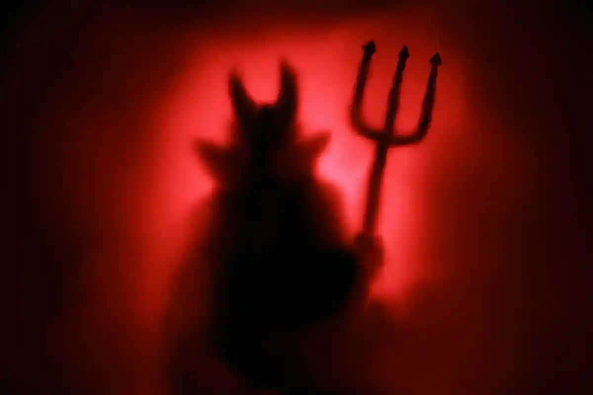 Силуэт дьявола Фото: arda savasciogullari