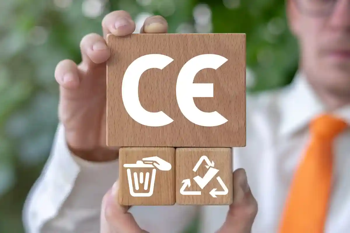 Знак соответствия европейскому стандарту CE Фото: Panchenko Vladimir/Shutterstock.com