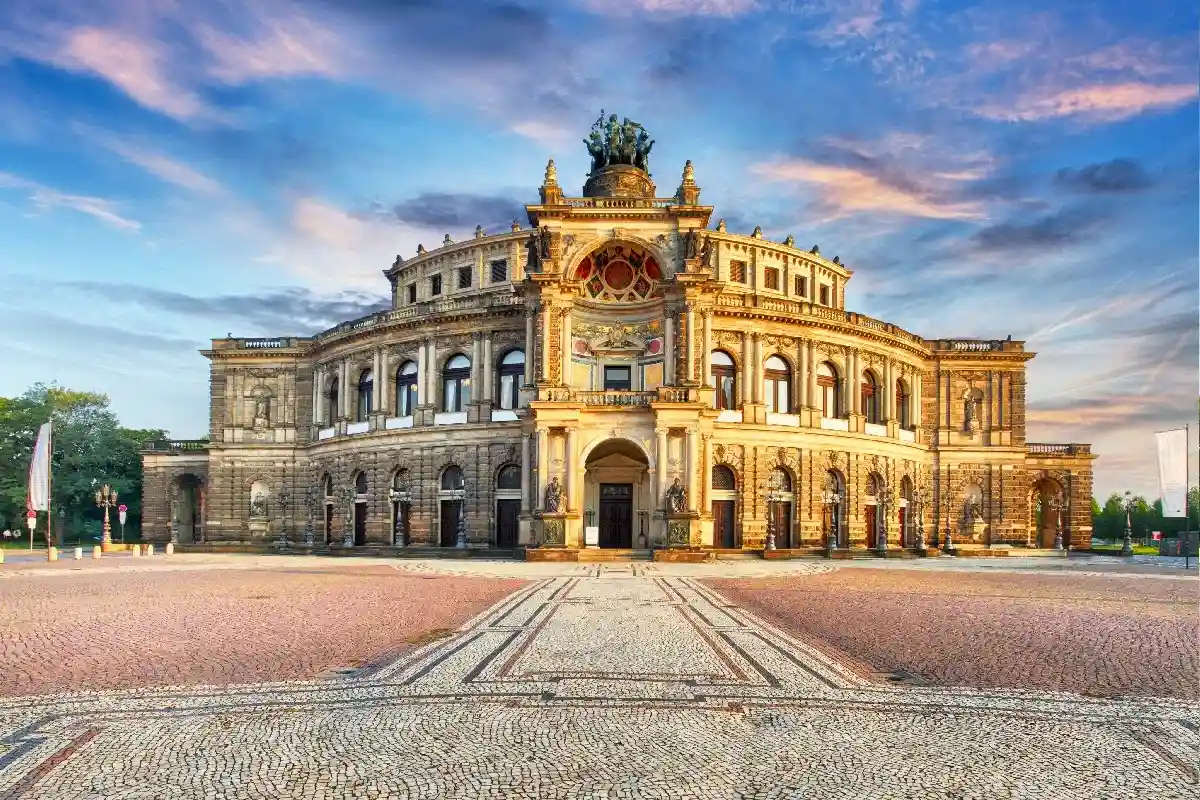 Дрезденская опера объявила, что будет закрыта до 9 января