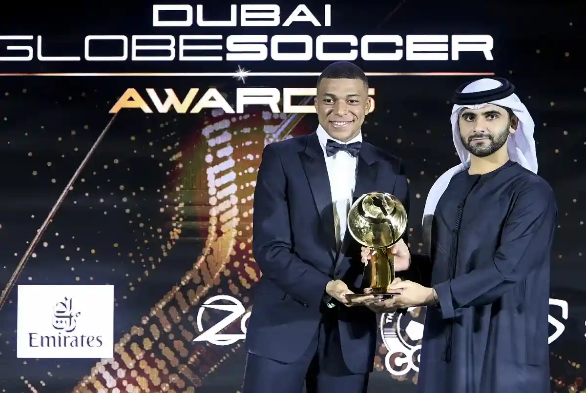Мбаппе на вручении наград в Дубае. Фото: Globesoccer.com