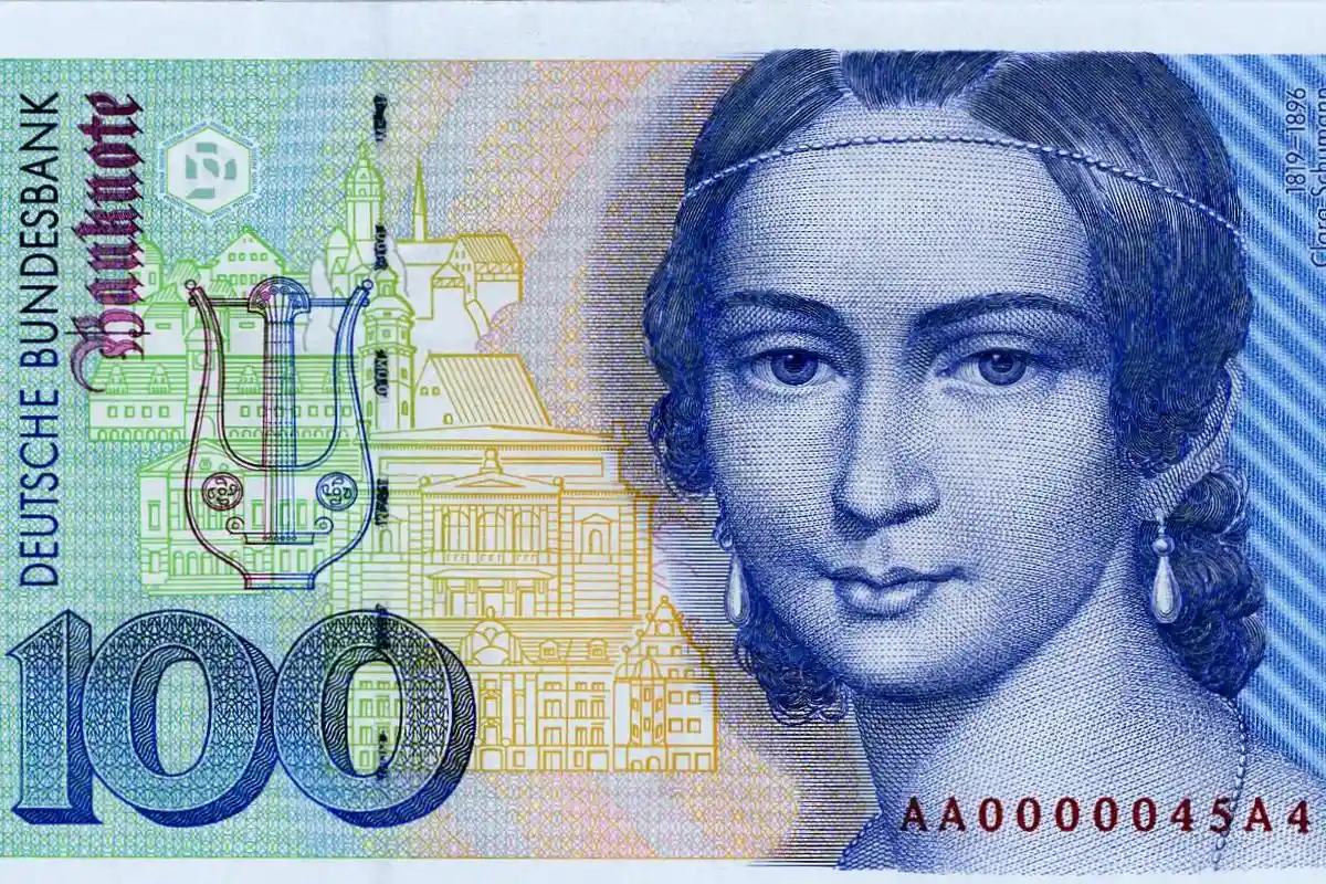 Немцы хотят вернуть марки. Фото: Deutsche Bundesbank / wikimedia.org