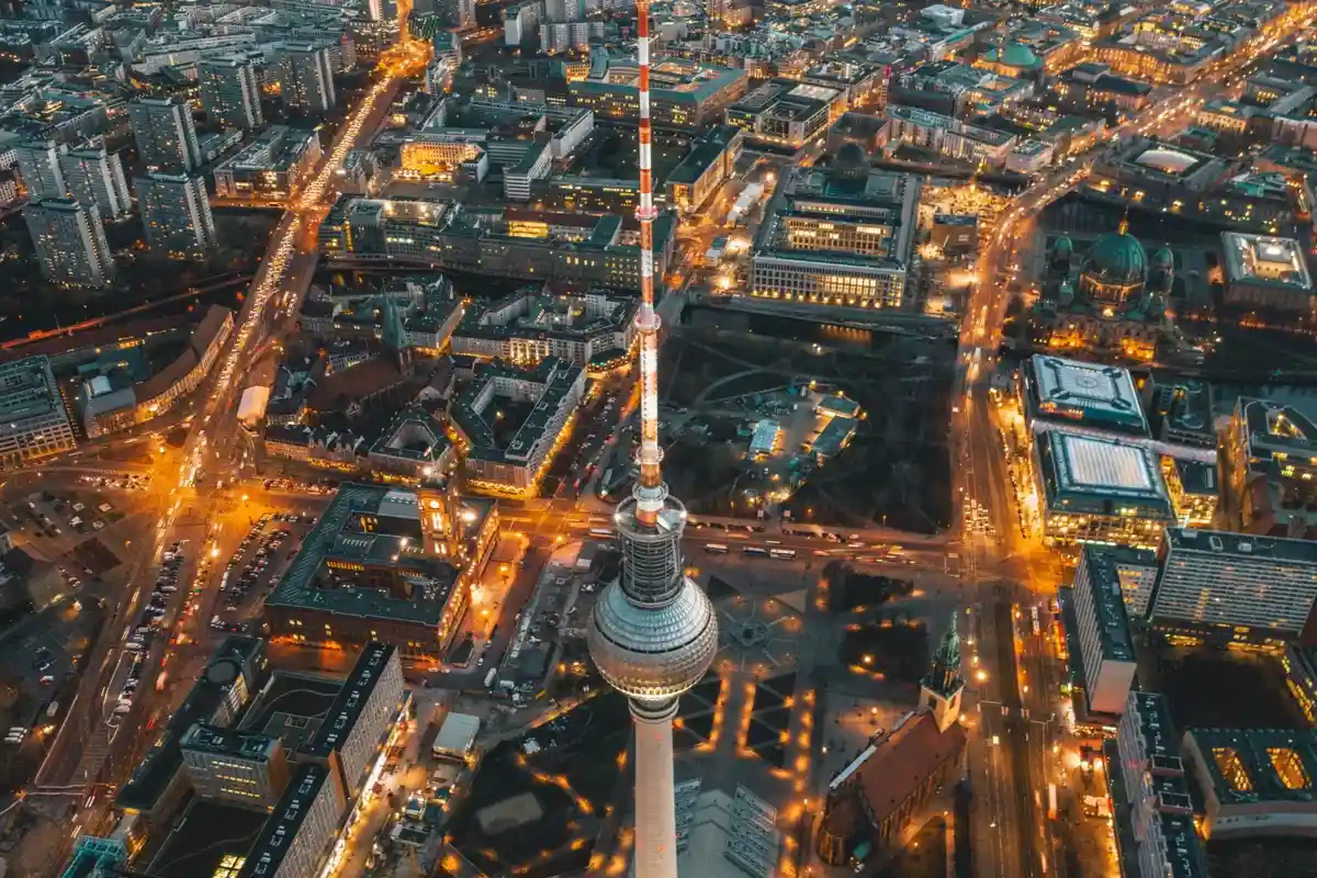Популярные программы ТВ в Германии. Фото: 21 Aerials / shutterstock.com