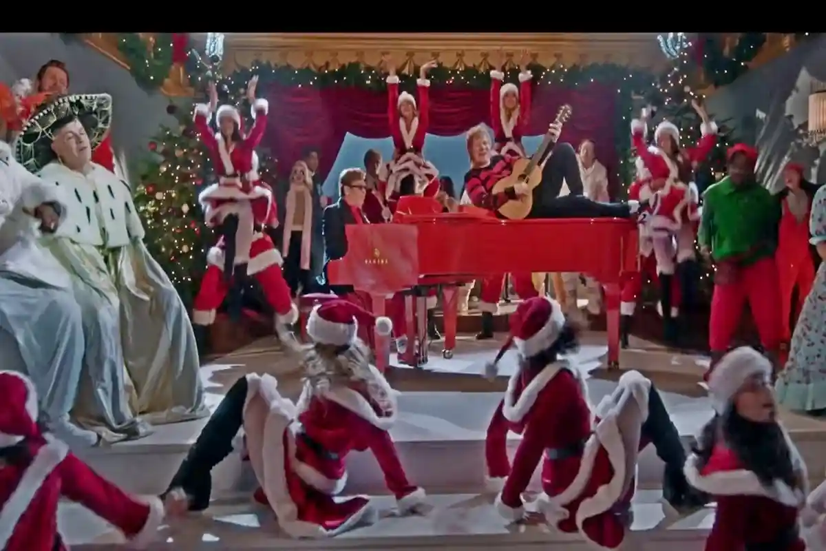 Рождественский китч. Фото: скриншот youtube-аккаунт Ed Sheeran