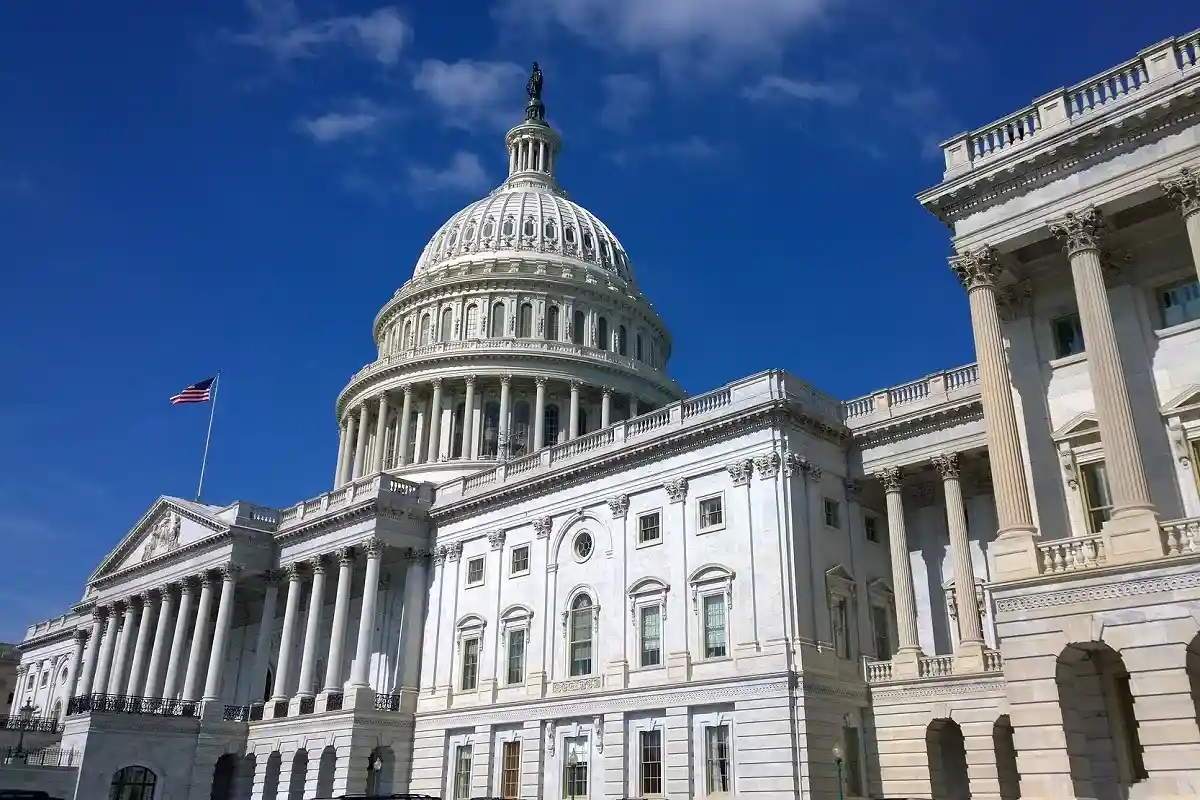 Сенат США поддержит законопроект Байдена на 1,75 трлн долларов