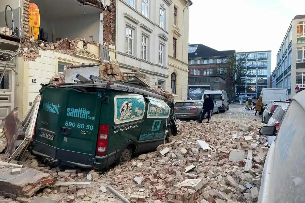 В Гамбурге рухнул дом Фото: Автор: twitter-аккаунт Felix Kasten / @sptvmag