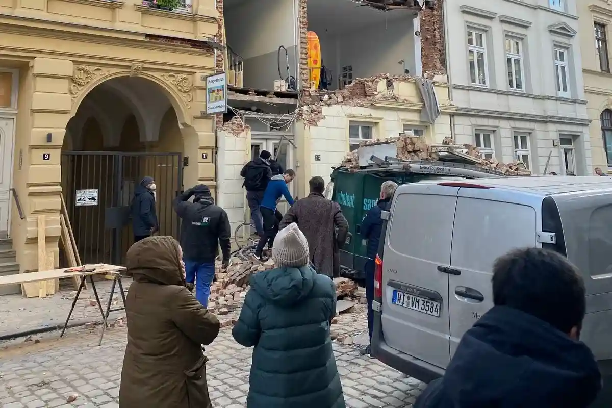 В Гамбурге рухнул дом Фото: Автор: twitter-аккаунт Felix Kasten / @sptvmag