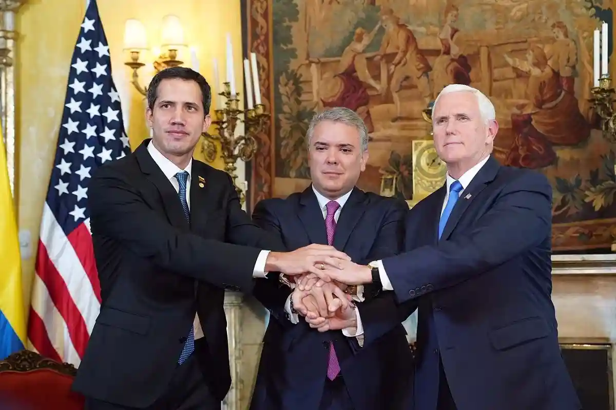 Гуайдо: предложение США ослабить санкции против Венесуэлы «не бессрочно»