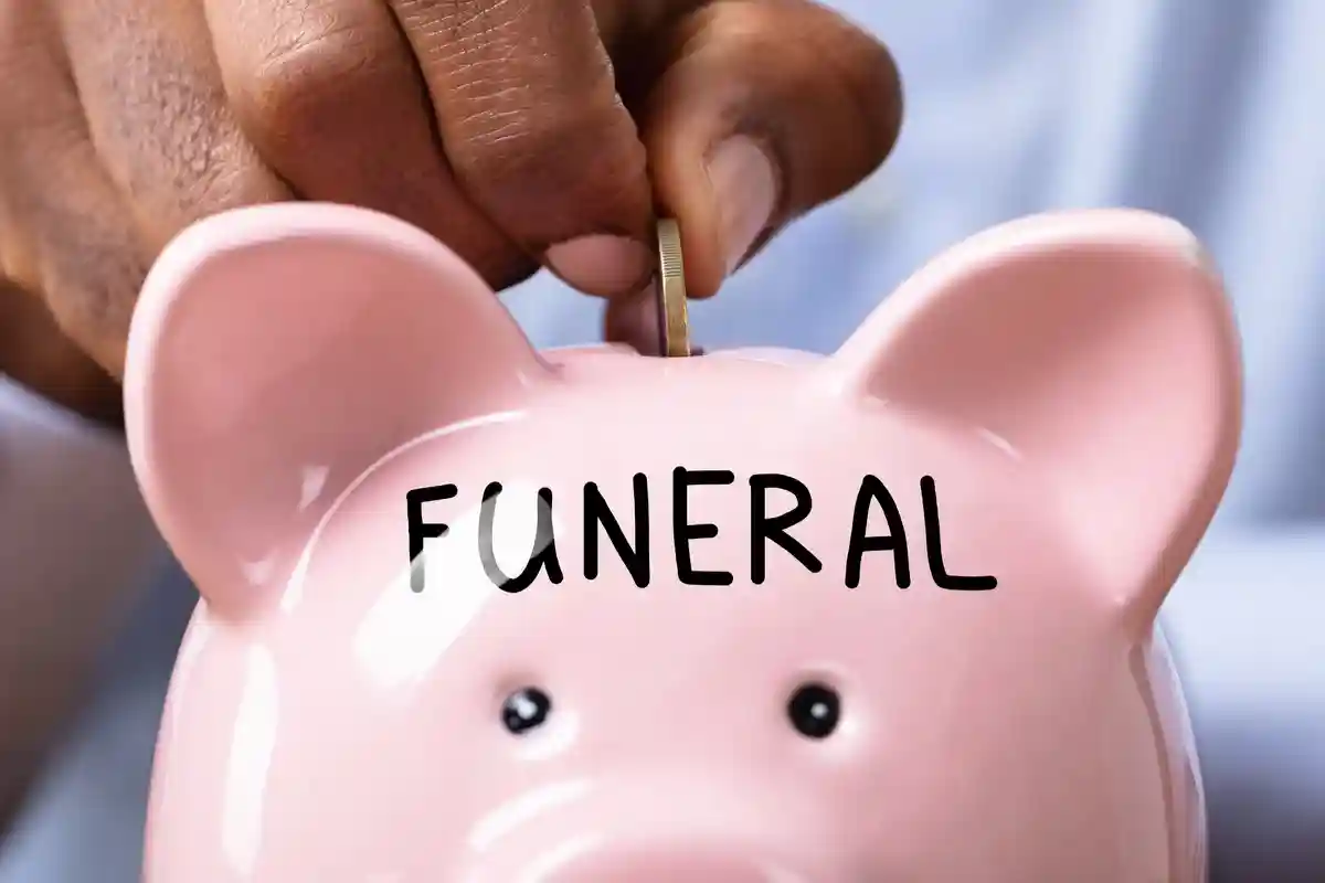 По возможности начните откладывать деньги на похороны заранее Фото: Andrey_Popov / Shutterstock.com