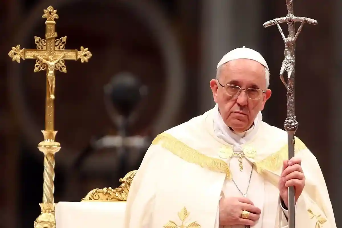 Папа Римский назвал фейки о COVID-19 нарушением прав человека