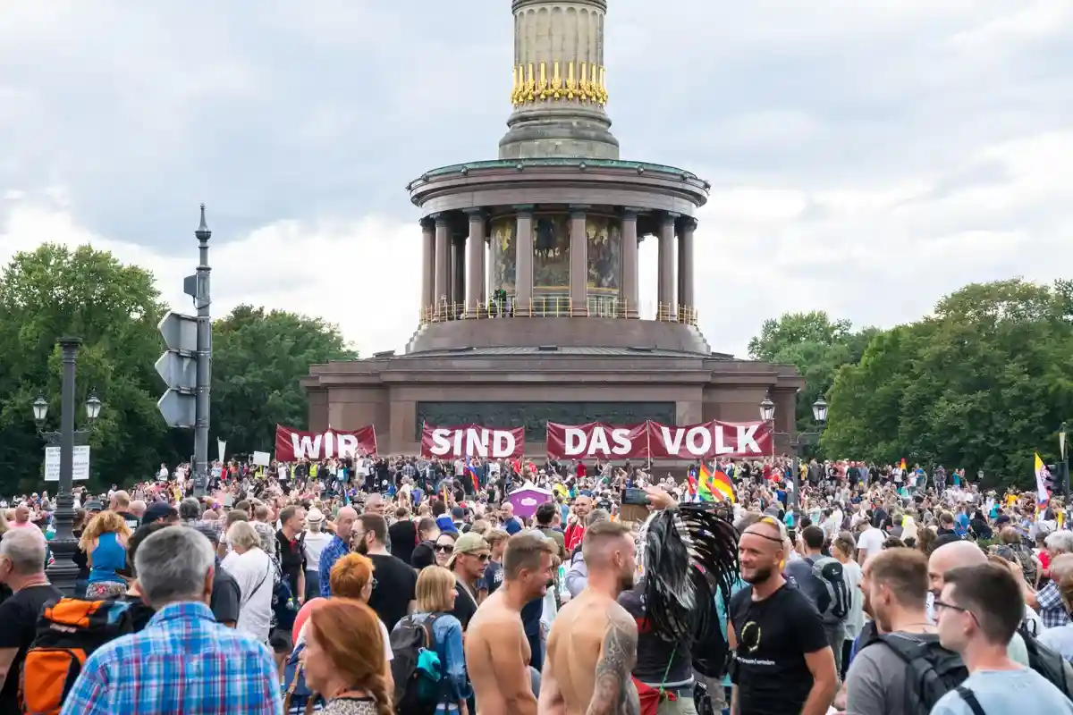 С 2016 года, Франц-Йозеф Визе возглавлял демонстрации в Берлине. Фото: Jaz_Online / shutterstock.com