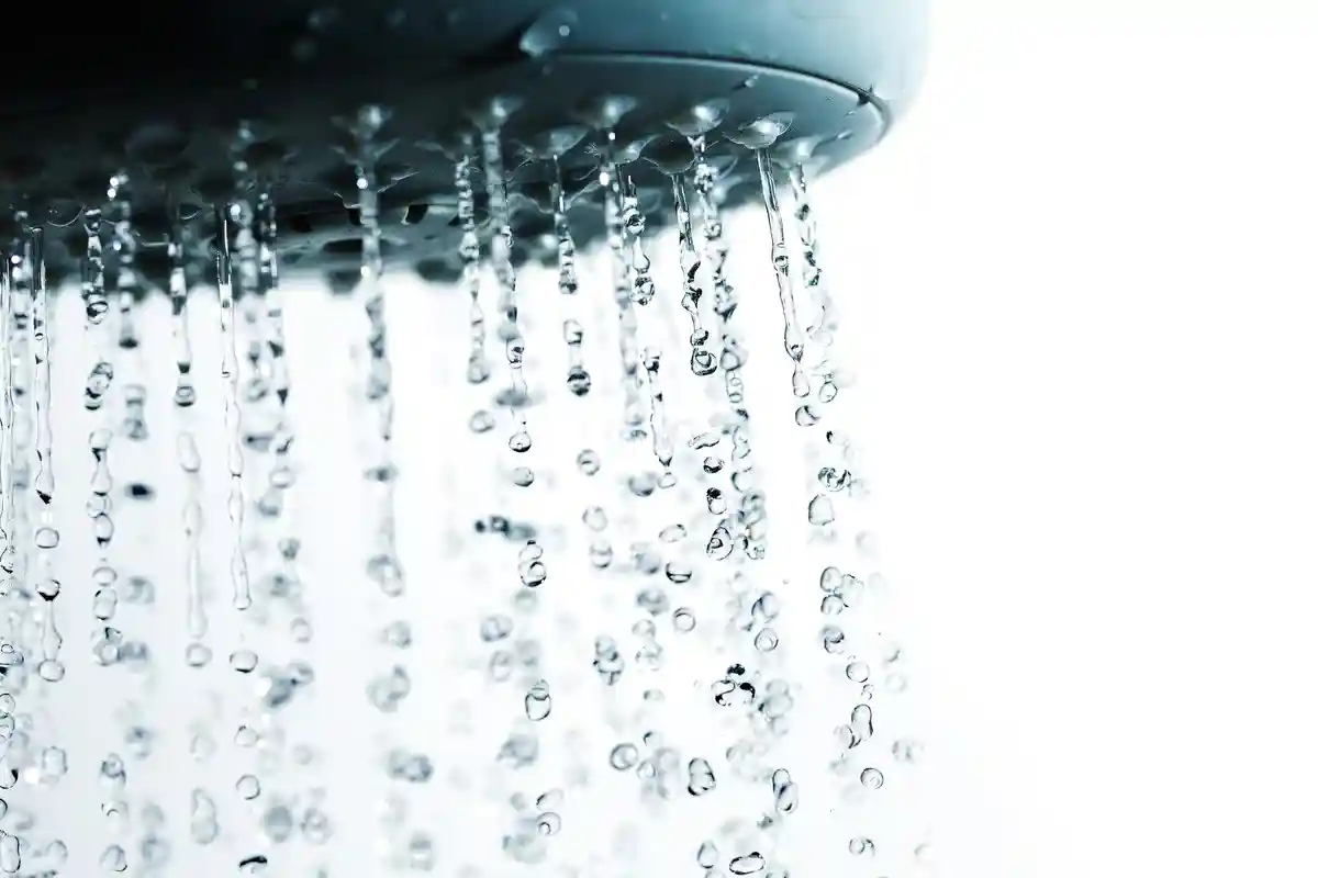 Звук льющейся воды вызывает у некоторых людей позывы к мочеиспусканию Фото: Janis Smits / Shutterstock.com
