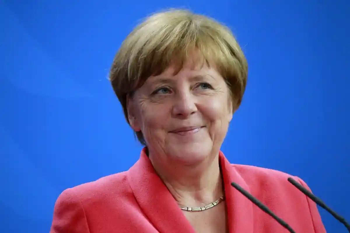Ангела Меркель предложение. Фото: 360b / shutterstock.com