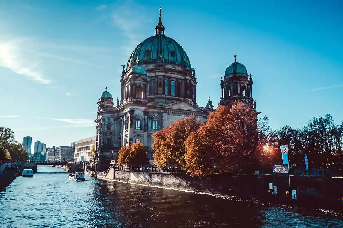 Берлин – настоящий водный город. Здесь 1700 мостов. Фото: Anthony Reungere