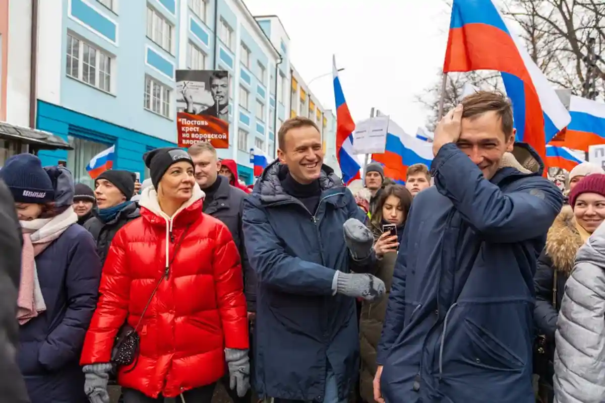 Олега Навального объявили в розыск. Фото: Mila Larson / shutterstock.com