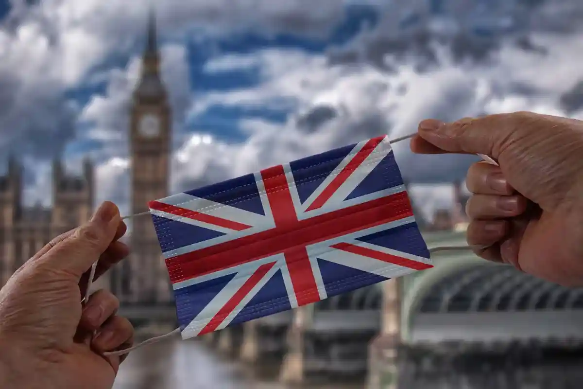 в Британии отменили масочный режим и ковид-паспорта