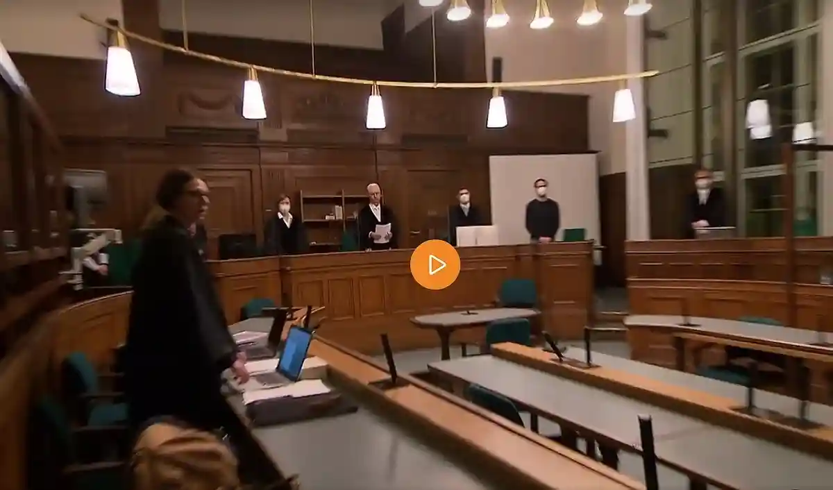 «Это бесчеловечный, глубоко презренный поступок», — заявил судья. Скриншот видео / Welt.de