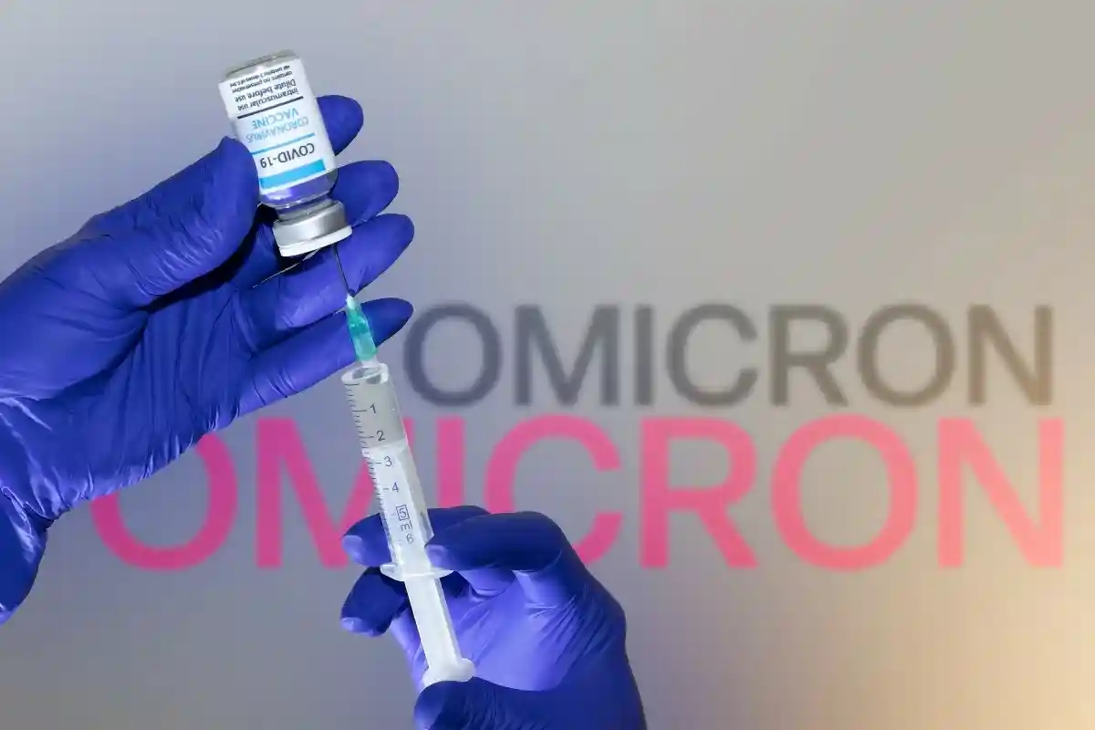Вакцина против коронавируса, адаптированная к штамму «Омикрон», будет доступна не позднее июня. Фото: george martin studio / Shutterstock.com 