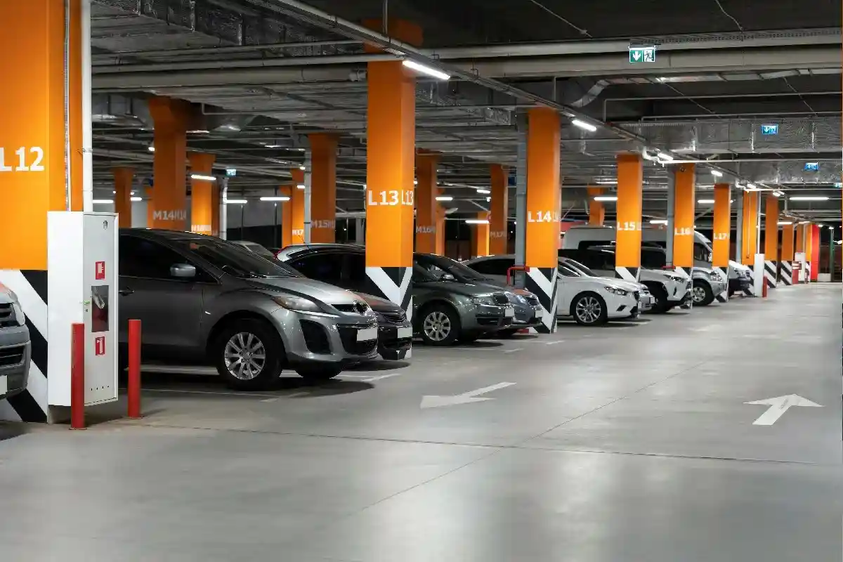 Один из основных планов городского совета Мюнхена - повышение платы за парковку. Фото: Pasko Oleksii / Shutterstock.com 