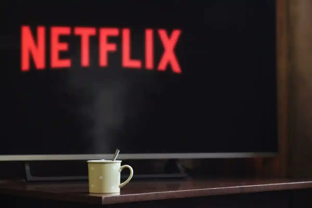 Netflix расширил клиентскую базу во время пандемии. Фото: John-Mark Smith / pexels.com