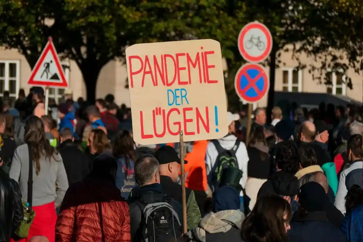 В Гамбурге прошла демонстрация противников коронавируса и вакцинации