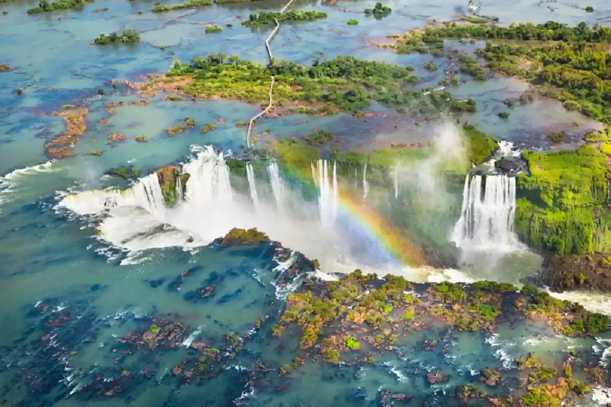 Самые красивые водопады мира. Фото: Nido Huebl / shutterstock.com