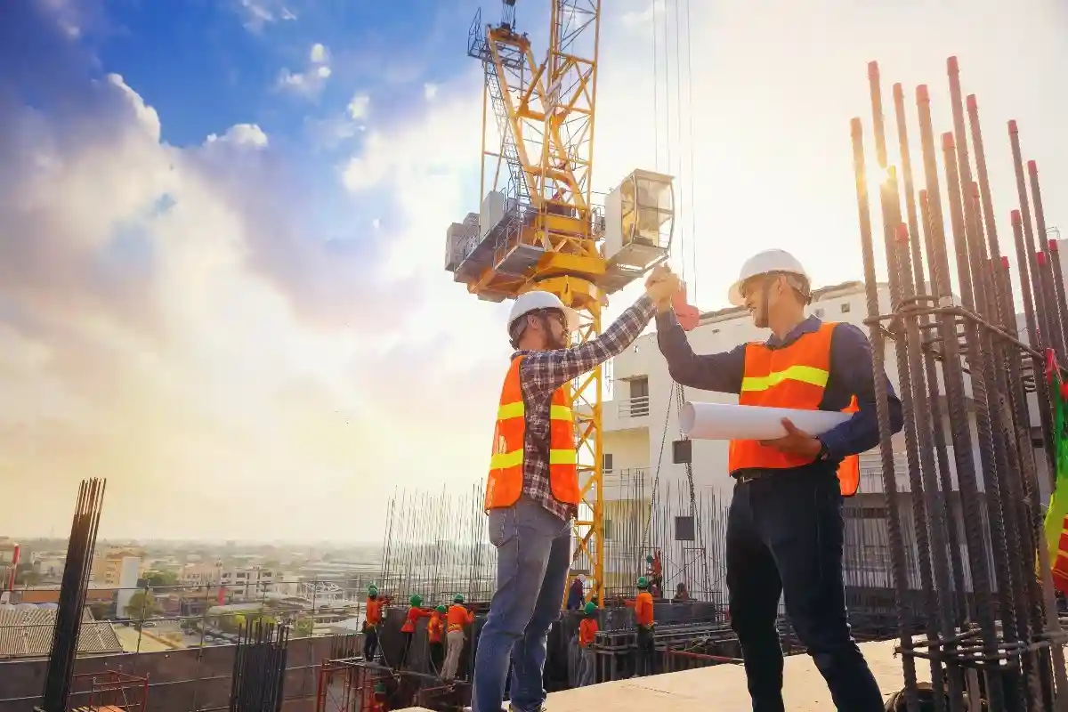 По прогнозам Немецкого института экономических исследований (DIW), строительную отрасль в ближайшее будущее ждет рост продаж. Фото: Panumas Yanuthai / Shutterstock.com 