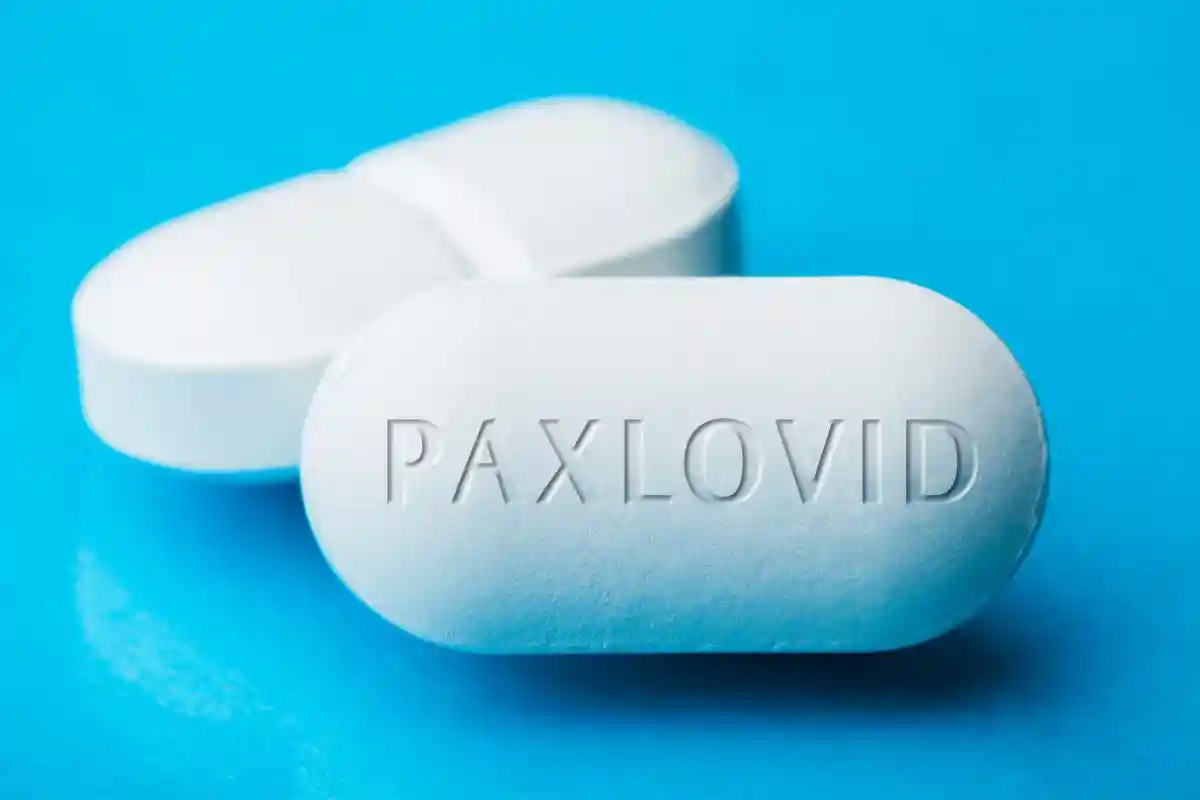 Таблетки Pfizer от COVID-19 одобрили для пациентов высокого риска