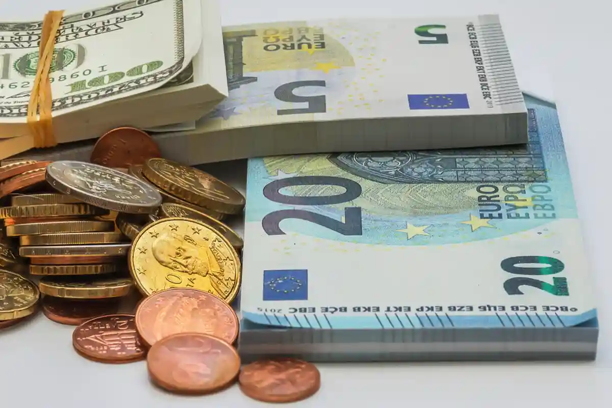 В Германии «дефицит» фальшивых денег. Фото: Eleni Mac Synodinos / shutterstock.com