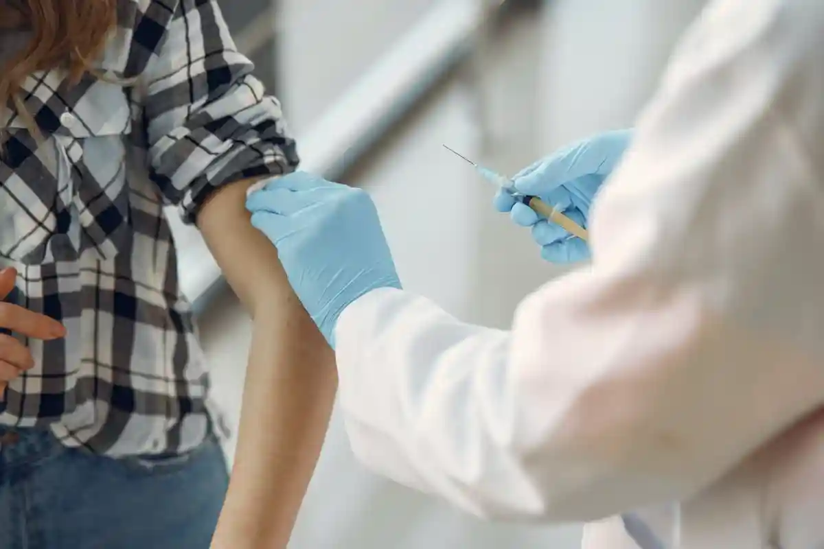 Вакцины от Covid скоро появятся в аптеках Германии