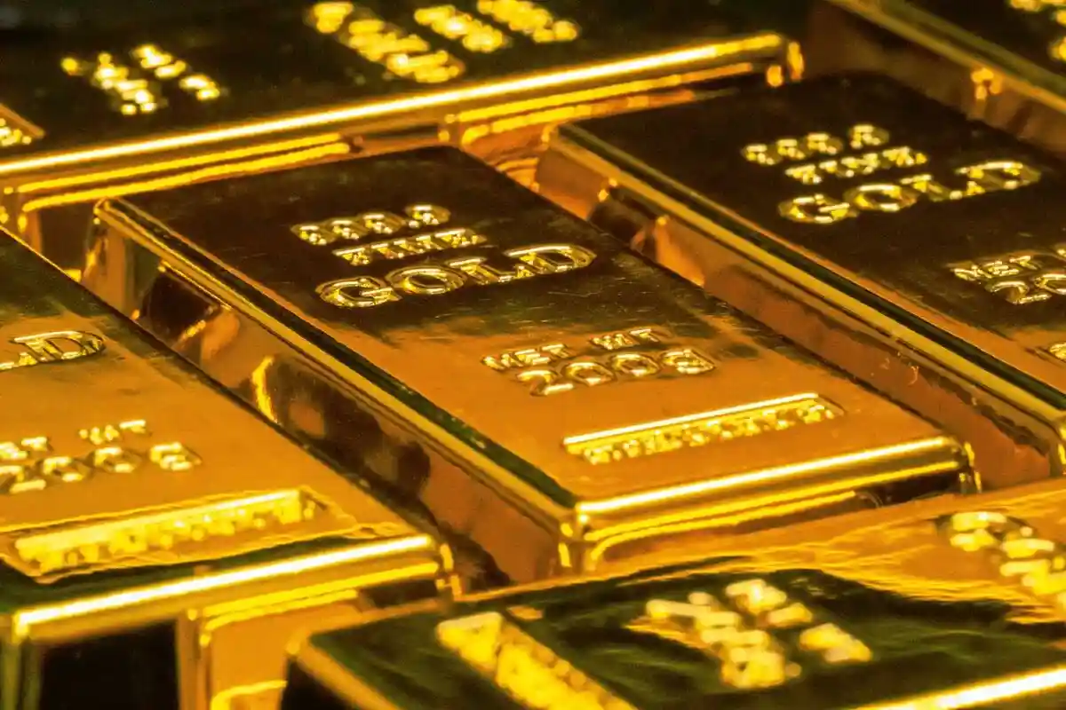 Каждая акция «золотого» ETF обеспечена реальным банковским золотом. Фото: Jingming-pan / unsplash.com