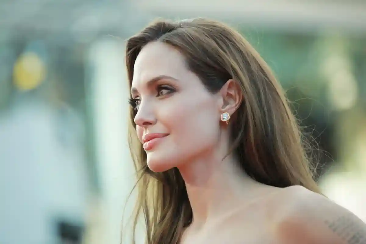 Анджелина Джоли прослезилась, обсуждая в Конгрессе закон о домашнем насилии