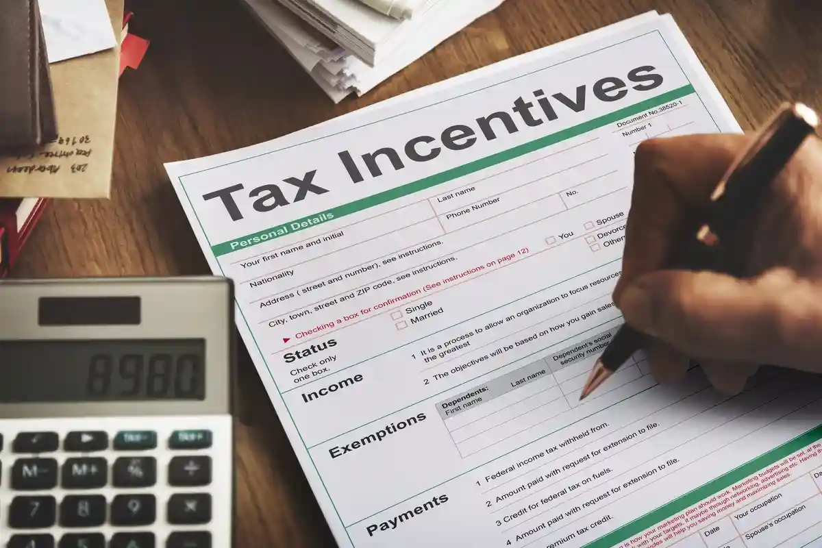 Налоговые льготы играют важную роль в получении и размере суммы возврата налога. Фото: Rawpixel.com / shutterstock.com 