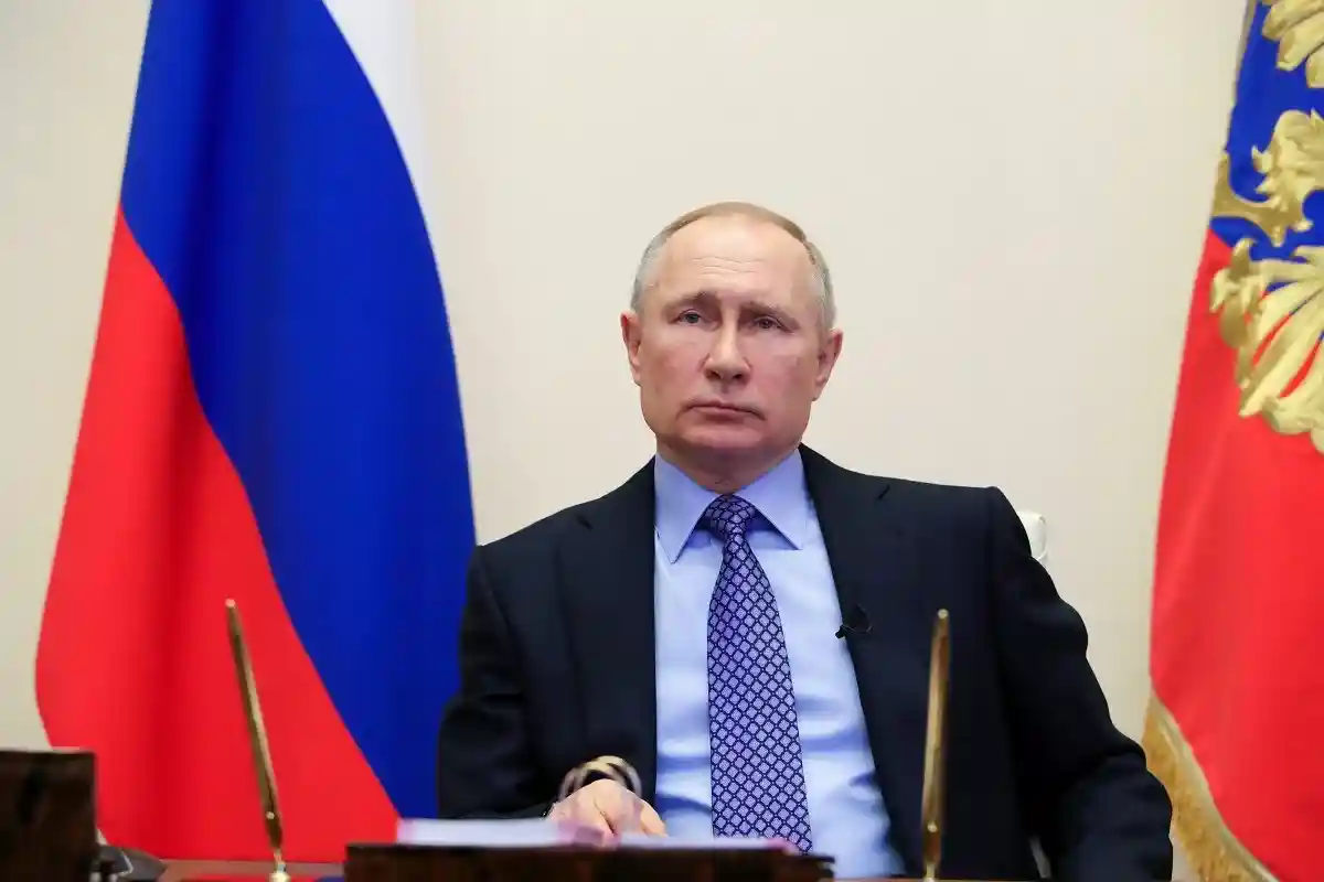 Евросоюз может заморозить активы Путина и Лаврова