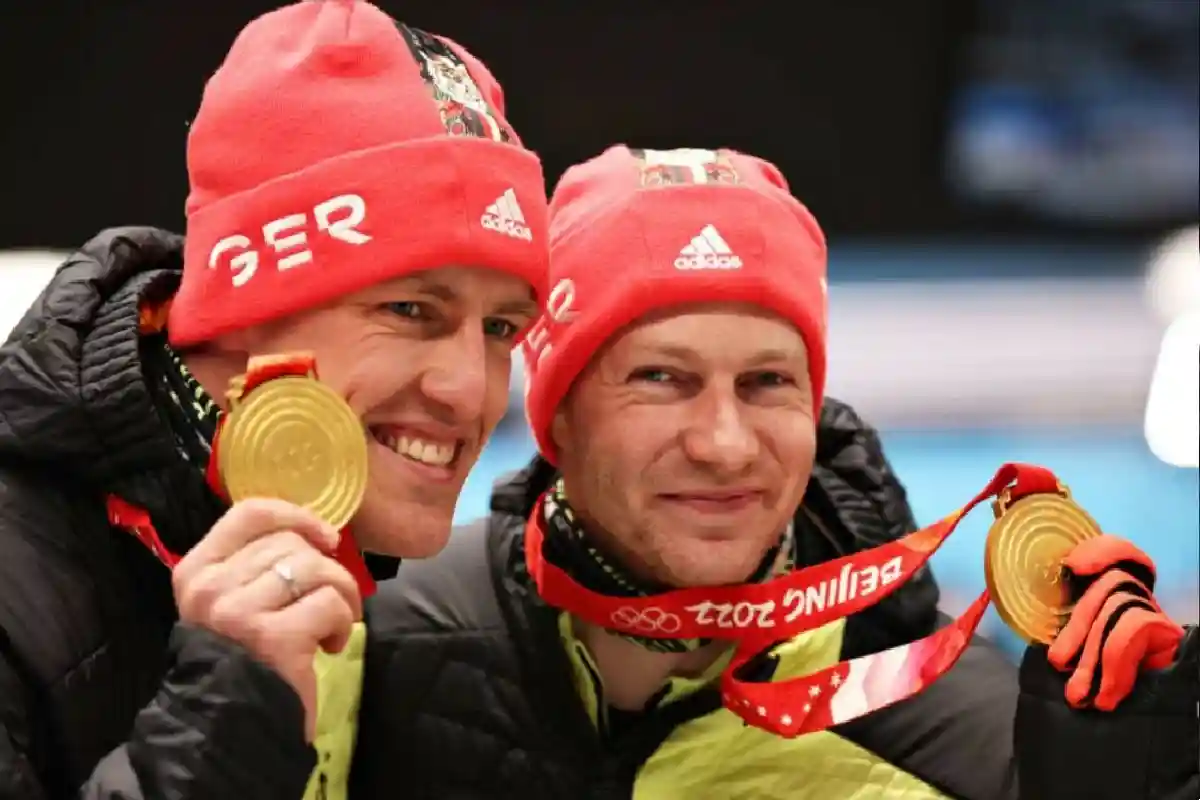Франческо Фридрих и Торстен Маргис выиграли золото, опередив Йоханнеса Лохнера (серебро с Флорианом Бауэром) и Кристофа Хафера (бронза с Матиасом Зоммером). Фото: olympics.com