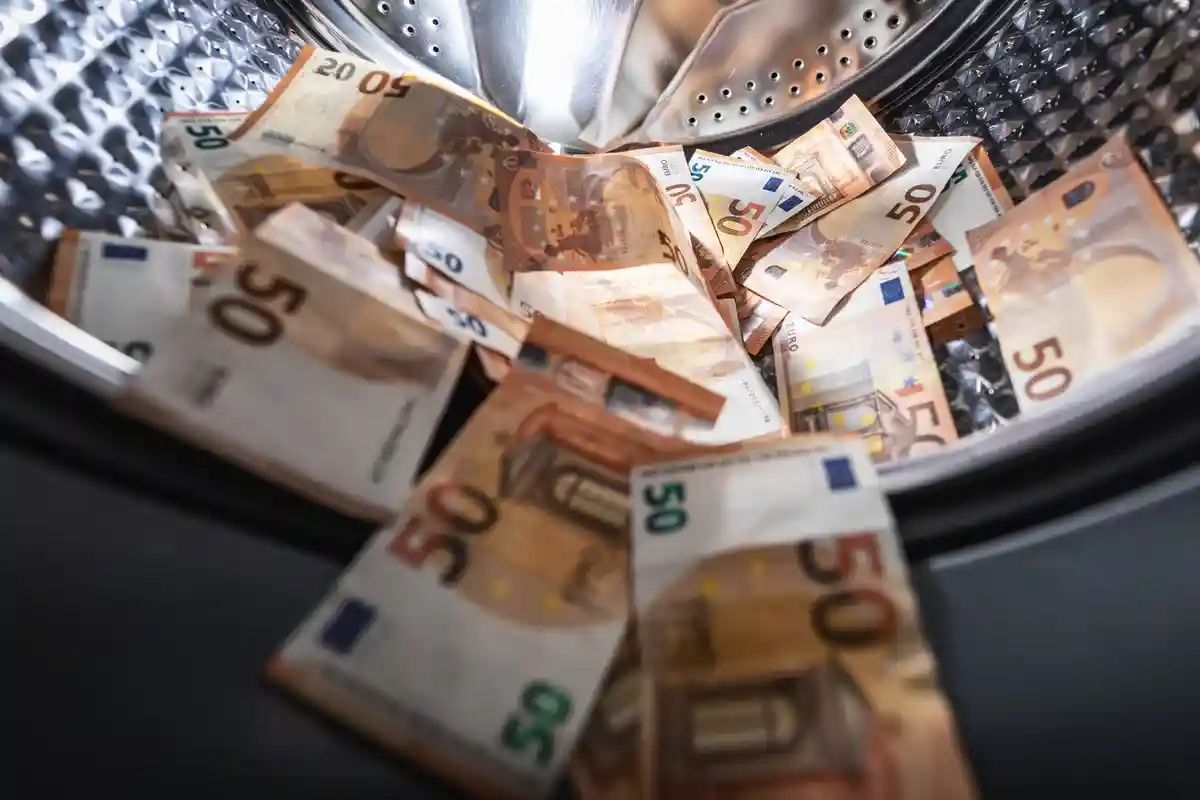 Бундесбанк отмыл 100 миллионов евро. Фото: ronstik / shutterstock.com
