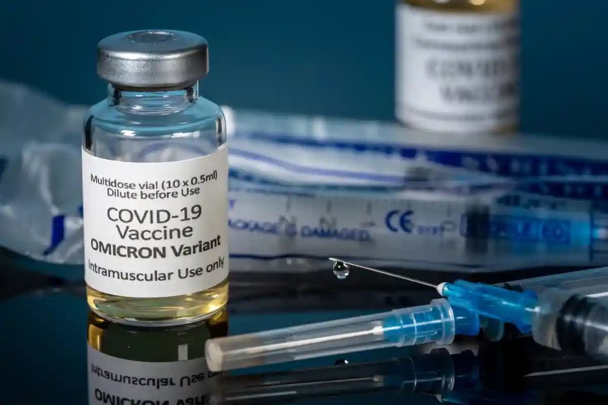 Первые поставки вакцины против "Омикрона" обещают в апреле-мае. Фото: Steve Heap / shutterstock.com