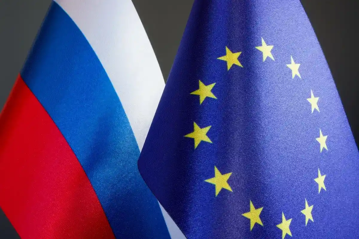Страны ЕС также вводят санкции в отношении России. Так, в настоящее время санкции уже ввела Великобритания. Фото: Vitalii Vodolazskyi / Shutterstock.com 