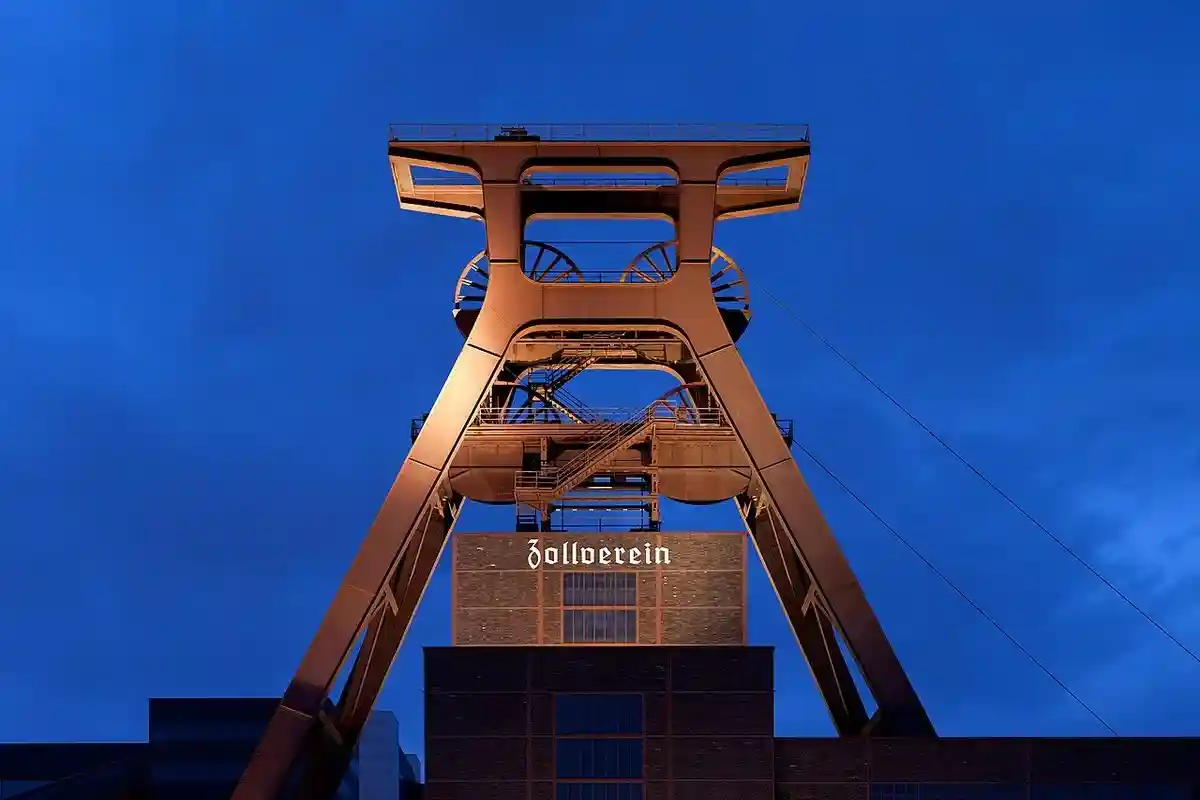 Клетьевой подъёмник шахты. Фото: Thomas Wolf / wikimedia.org
