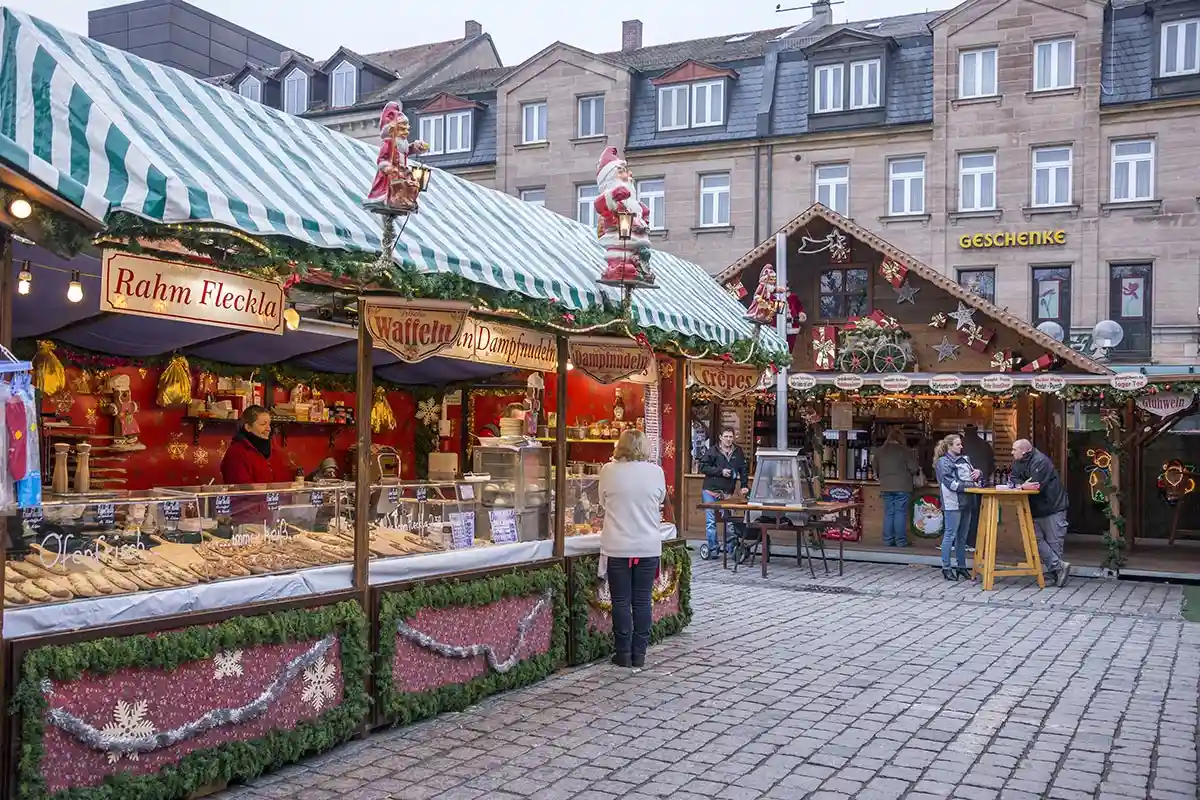 Рождественский рынок в Фюрте. Фото: Salvador Aznar / shutterstock.com
