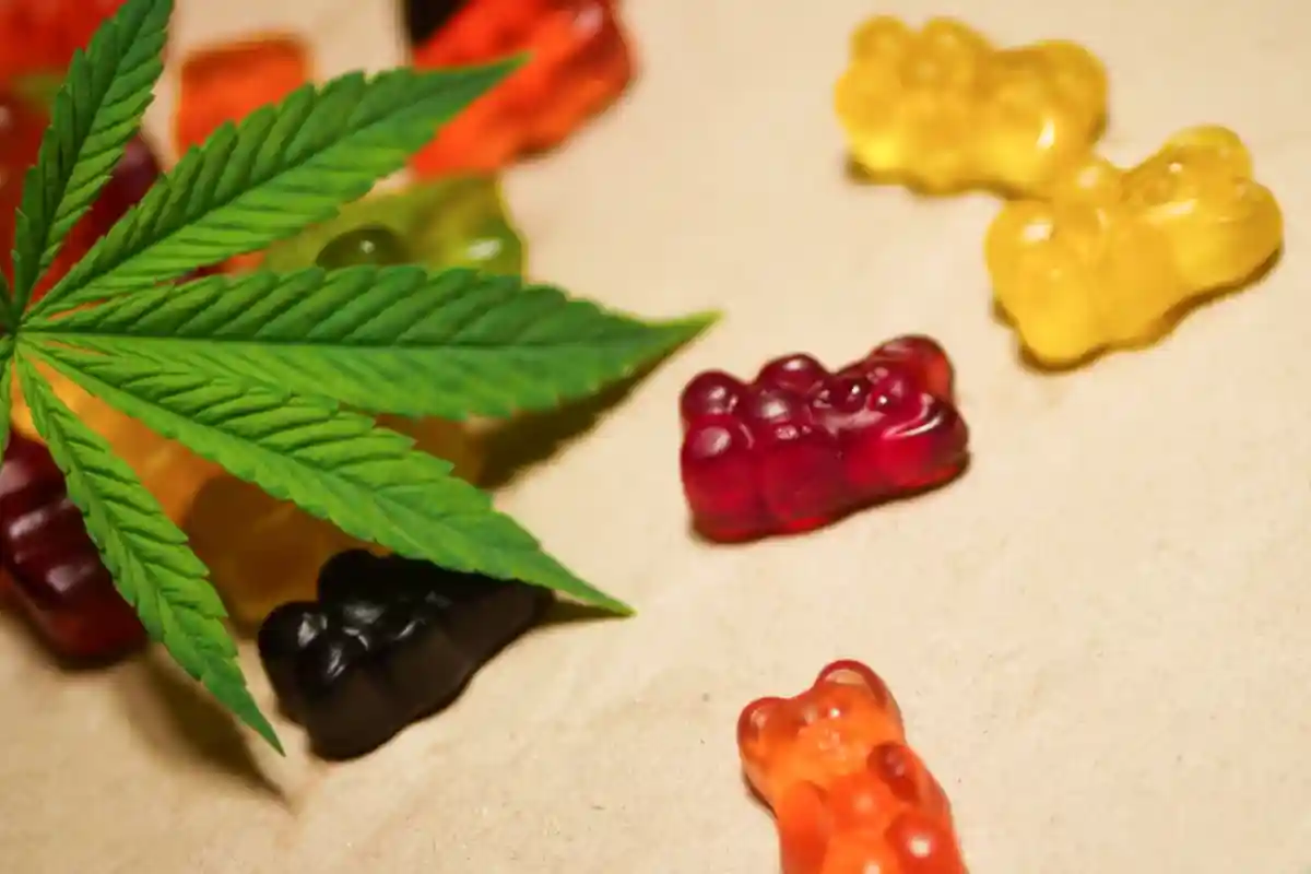 Конфеты и жвачки с наркотиками. Фото: Visualistka / shutterstock.com