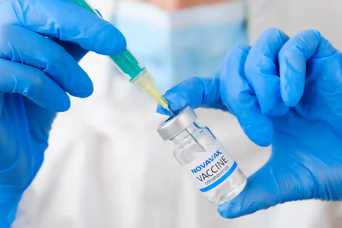 Вакцинация препаратом Novavax. Фото: Vladimka production/Shutterstock.com