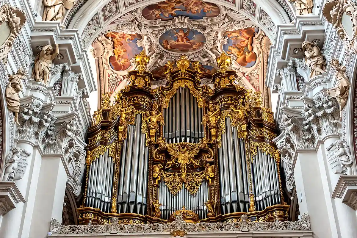 Особое место занимает знаменитый орган, самый большой в Европе. Фото Karl Allen Lugmayer