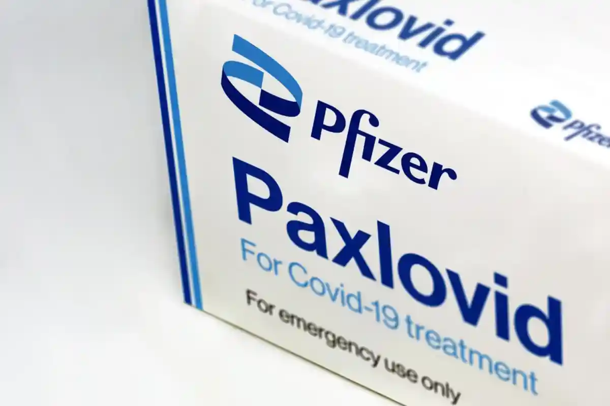 Paxlovid продают в аптеках Германии. Фото: rarrarorro / shutterstock.com