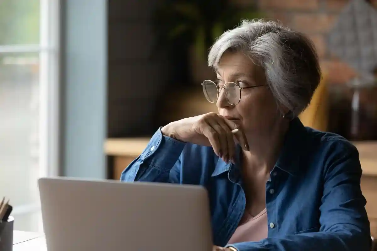 В BDI считают, что избежать увеличения продолжительности рабочего дня не удастся. В результате может повыситься пенсионный возраст. Фото: fizkes / Shutterstock.com 