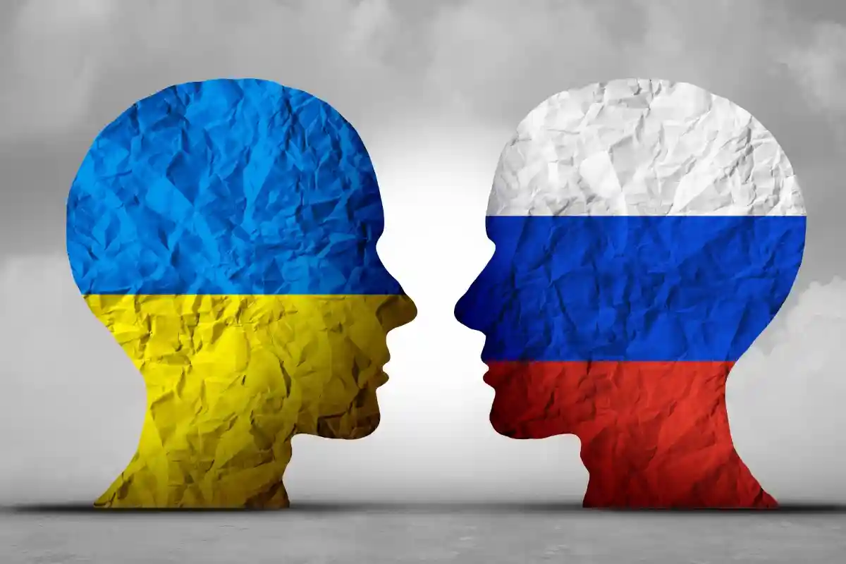 Начались переговоры России и Украины. Фото: Lightspring / Shutterstock.com