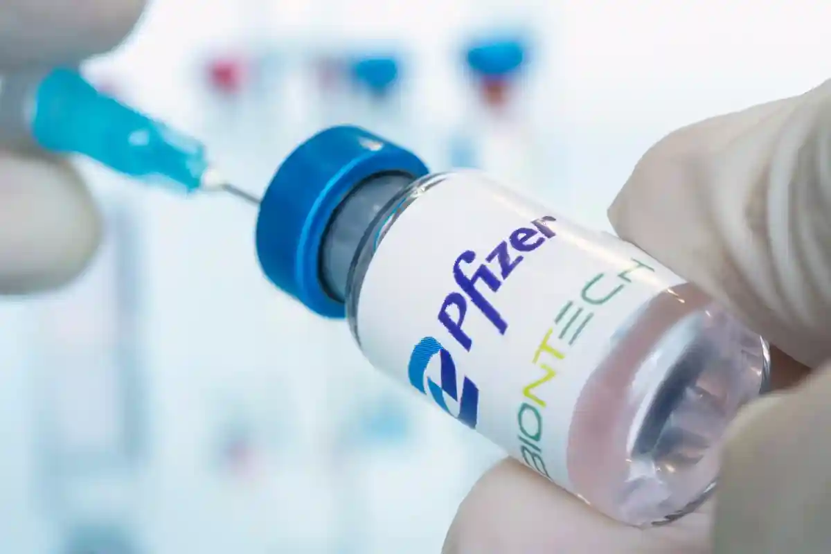 BioNTech и Pfizer подали заявку на одобрение вакцины для младенцев