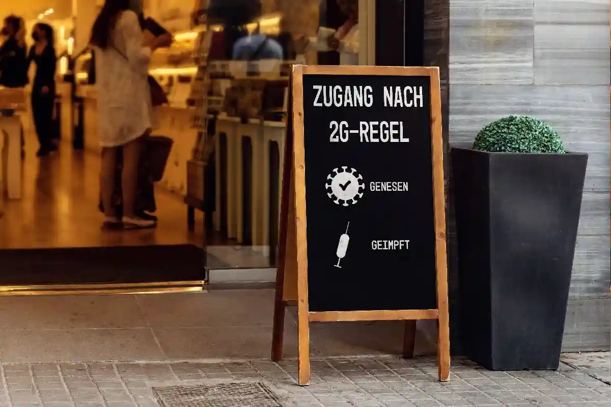В предстоящие выходные в Гамбурге отменят правило 2G в розничной торговле. Фото: MB.Photostock / Shutterstock.com